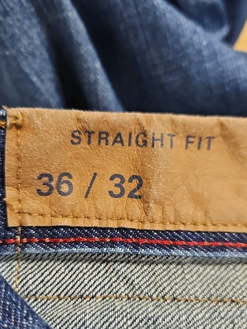 Chaps Men's Straight Fit Jeans in Dark Blue Wash